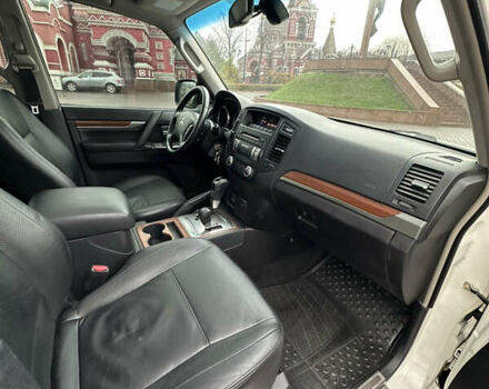 Белый Мицубиси Паджеро Вагон, объемом двигателя 3.2 л и пробегом 292 тыс. км за 12500 $, фото 28 на Automoto.ua