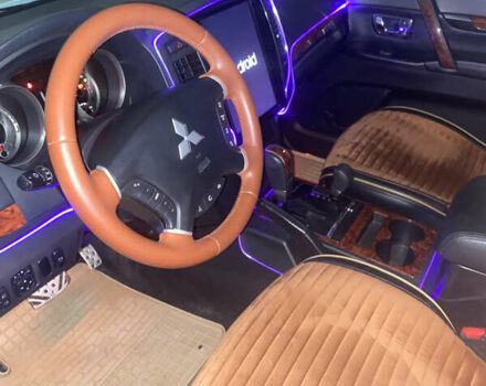 Белый Мицубиси Паджеро Вагон, объемом двигателя 0 л и пробегом 155 тыс. км за 17900 $, фото 22 на Automoto.ua