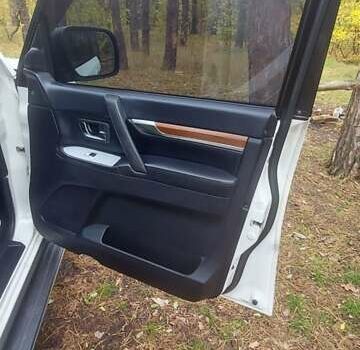 Білий Міцубісі Паджеро Вагон, об'ємом двигуна 3.2 л та пробігом 226 тис. км за 19500 $, фото 25 на Automoto.ua