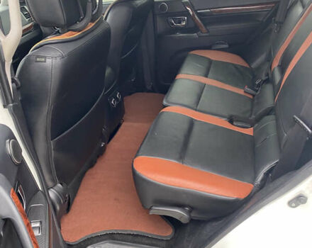 Белый Мицубиси Паджеро Вагон, объемом двигателя 0 л и пробегом 155 тыс. км за 17900 $, фото 7 на Automoto.ua