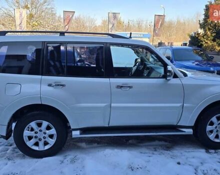 Белый Мицубиси Паджеро Вагон, объемом двигателя 3.5 л и пробегом 233 тыс. км за 14500 $, фото 3 на Automoto.ua