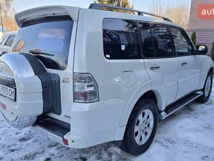 Белый Мицубиси Паджеро Вагон, объемом двигателя 3.5 л и пробегом 220 тыс. км за 14500 $, фото 1 на Automoto.ua