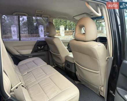 Бежевый Мицубиси Паджеро Вагон, объемом двигателя 3.5 л и пробегом 300 тыс. км за 7800 $, фото 28 на Automoto.ua