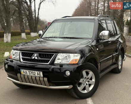 Бежевый Мицубиси Паджеро Вагон, объемом двигателя 3.5 л и пробегом 300 тыс. км за 7800 $, фото 1 на Automoto.ua