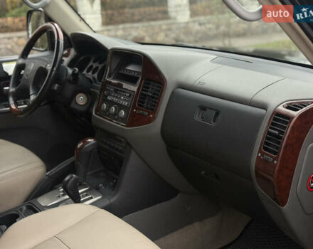 Бежевый Мицубиси Паджеро Вагон, объемом двигателя 3.5 л и пробегом 300 тыс. км за 7800 $, фото 18 на Automoto.ua