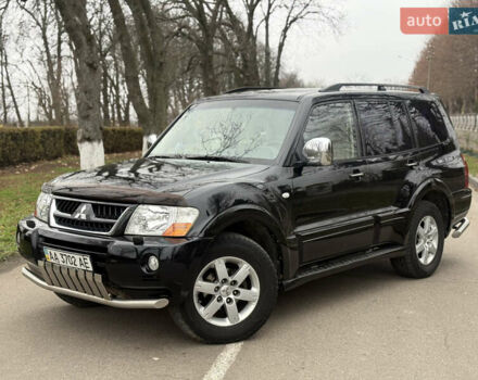 Бежевый Мицубиси Паджеро Вагон, объемом двигателя 3.5 л и пробегом 300 тыс. км за 7800 $, фото 2 на Automoto.ua