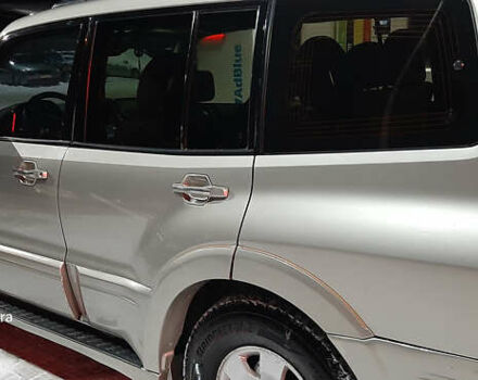 Бежевий Міцубісі Паджеро Вагон, об'ємом двигуна 3.2 л та пробігом 343 тис. км за 10300 $, фото 3 на Automoto.ua