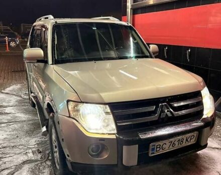 Бежевый Мицубиси Паджеро Вагон, объемом двигателя 3.8 л и пробегом 281 тыс. км за 7900 $, фото 1 на Automoto.ua