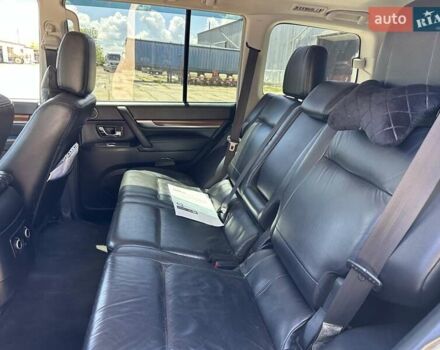 Міцубісі Паджеро Вагон 2007 у Овидиополе на Automoto.ua Бежевий Міцубісі Паджеро Вагон, об'ємом двигуна 3.2 л та пробігом 320 тис. км за 14500 $, фото 4 на Automoto.ua