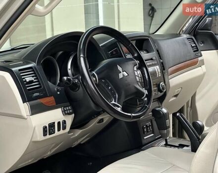 Міцубісі Паджеро Вагон 2007 у Миколаєві на Automoto.ua Бежевий Міцубісі Паджеро Вагон, об'ємом двигуна 3.83 л та пробігом 195 тис. км за 12999 $, фото 36 на Automoto.ua