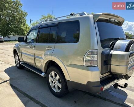 Міцубісі Паджеро Вагон 2007 у Овидиополе на Automoto.ua Бежевий Міцубісі Паджеро Вагон, об'ємом двигуна 3.2 л та пробігом 320 тис. км за 14500 $, фото 7 на Automoto.ua