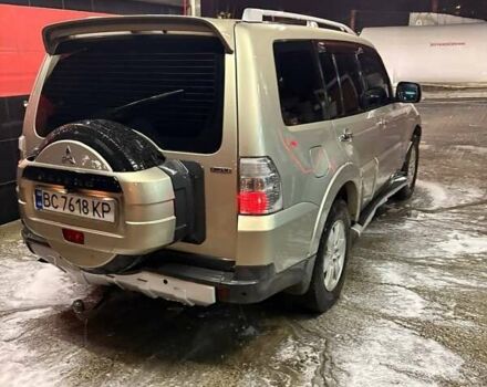 Бежевый Мицубиси Паджеро Вагон, объемом двигателя 3.8 л и пробегом 281 тыс. км за 7900 $, фото 3 на Automoto.ua