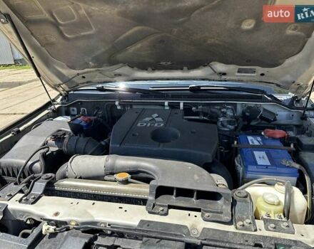 Міцубісі Паджеро Вагон 2007 у Овидиополе на Automoto.ua Бежевий Міцубісі Паджеро Вагон, об'ємом двигуна 3.2 л та пробігом 320 тис. км за 14500 $, фото 1 на Automoto.ua