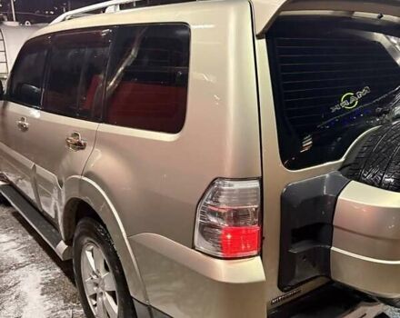 Бежевый Мицубиси Паджеро Вагон, объемом двигателя 3.8 л и пробегом 281 тыс. км за 7900 $, фото 5 на Automoto.ua