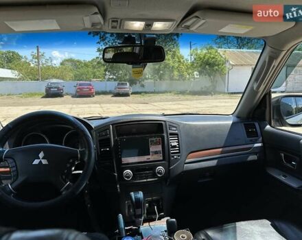 Міцубісі Паджеро Вагон 2007 у Овидиополе на Automoto.ua Бежевий Міцубісі Паджеро Вагон, об'ємом двигуна 3.2 л та пробігом 320 тис. км за 14500 $, фото 3 на Automoto.ua
