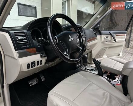 Міцубісі Паджеро Вагон 2007 у Миколаєві на Automoto.ua Бежевий Міцубісі Паджеро Вагон, об'ємом двигуна 3.83 л та пробігом 195 тис. км за 12999 $, фото 40 на Automoto.ua