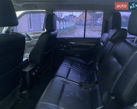 Бежевый Мицубиси Паджеро Вагон, объемом двигателя 3 л и пробегом 276 тыс. км за 12000 $, фото 4 на Automoto.ua