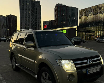 Бежевый Мицубиси Паджеро Вагон, объемом двигателя 2.97 л и пробегом 334 тыс. км за 11500 $, фото 1 на Automoto.ua