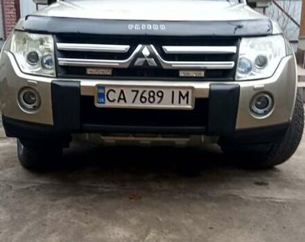 Бежевий Міцубісі Паджеро Вагон, об'ємом двигуна 3.2 л та пробігом 188 тис. км за 14200 $, фото 3 на Automoto.ua