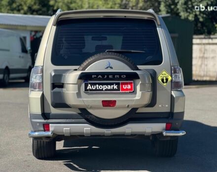 Бежевий Міцубісі Паджеро Вагон, об'ємом двигуна 3 л та пробігом 252 тис. км за 13390 $, фото 8 на Automoto.ua