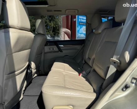 Бежевий Міцубісі Паджеро Вагон, об'ємом двигуна 3 л та пробігом 252 тис. км за 13390 $, фото 34 на Automoto.ua