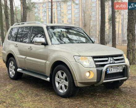Бежевий Міцубісі Паджеро Вагон, об'ємом двигуна 3.2 л та пробігом 211 тис. км за 12800 $, фото 33 на Automoto.ua