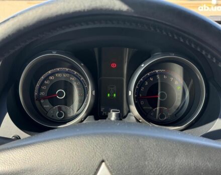 Бежевий Міцубісі Паджеро Вагон, об'ємом двигуна 3 л та пробігом 252 тис. км за 13390 $, фото 27 на Automoto.ua