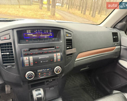 Бежевий Міцубісі Паджеро Вагон, об'ємом двигуна 3.2 л та пробігом 211 тис. км за 12800 $, фото 43 на Automoto.ua