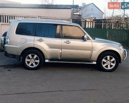 Бежевый Мицубиси Паджеро Вагон, объемом двигателя 3.2 л и пробегом 210 тыс. км за 12800 $, фото 9 на Automoto.ua