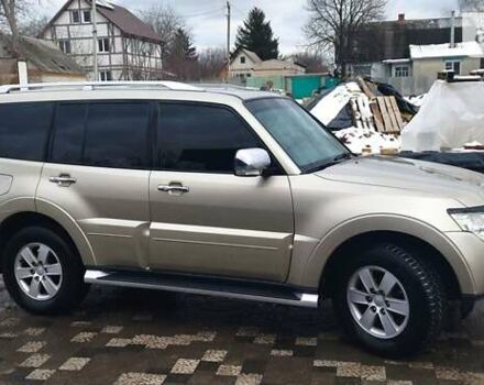 Бежевый Мицубиси Паджеро Вагон, объемом двигателя 2.97 л и пробегом 227 тыс. км за 10500 $, фото 1 на Automoto.ua