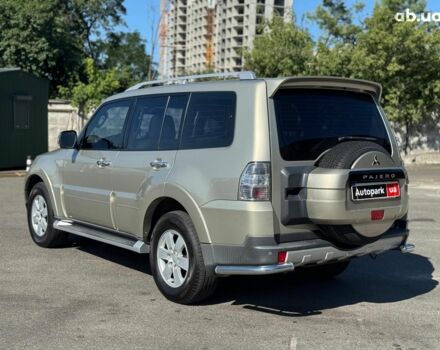 Бежевий Міцубісі Паджеро Вагон, об'ємом двигуна 3 л та пробігом 252 тис. км за 13390 $, фото 6 на Automoto.ua
