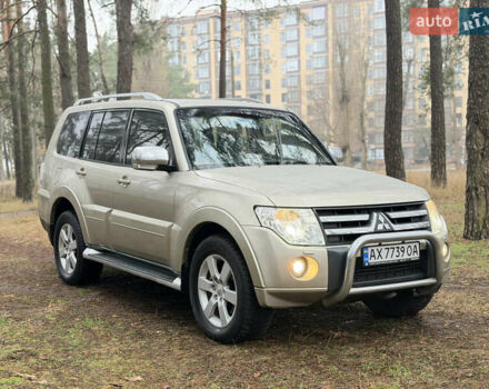 Бежевий Міцубісі Паджеро Вагон, об'ємом двигуна 3.2 л та пробігом 211 тис. км за 12800 $, фото 42 на Automoto.ua