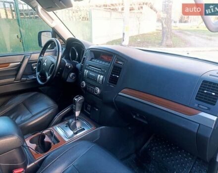 Бежевый Мицубиси Паджеро Вагон, объемом двигателя 3.2 л и пробегом 210 тыс. км за 12800 $, фото 20 на Automoto.ua