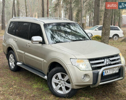 Бежевий Міцубісі Паджеро Вагон, об'ємом двигуна 3.2 л та пробігом 211 тис. км за 12800 $, фото 37 на Automoto.ua