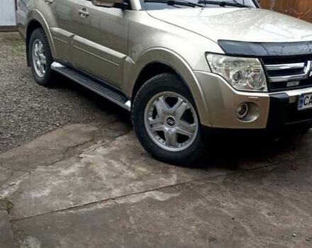 Бежевий Міцубісі Паджеро Вагон, об'ємом двигуна 3.2 л та пробігом 188 тис. км за 14200 $, фото 2 на Automoto.ua