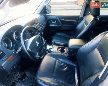 Бежевый Мицубиси Паджеро Вагон, объемом двигателя 3.2 л и пробегом 210 тыс. км за 12800 $, фото 19 на Automoto.ua