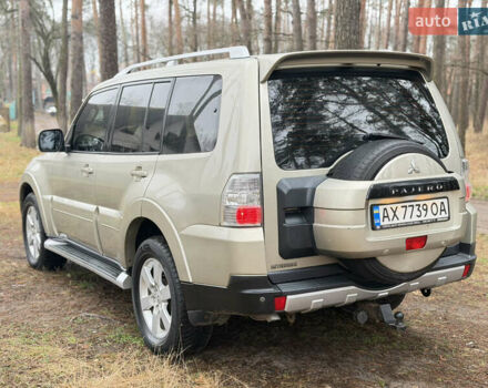 Бежевий Міцубісі Паджеро Вагон, об'ємом двигуна 3.2 л та пробігом 211 тис. км за 12800 $, фото 3 на Automoto.ua