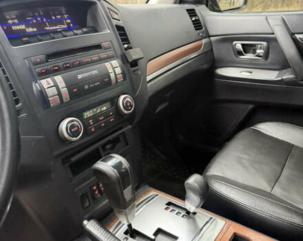 Бежевий Міцубісі Паджеро Вагон, об'ємом двигуна 3.2 л та пробігом 211 тис. км за 12800 $, фото 45 на Automoto.ua