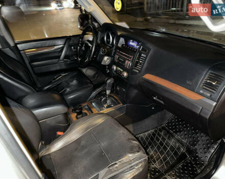 Бежевый Мицубиси Паджеро Вагон, объемом двигателя 2.97 л и пробегом 198 тыс. км за 7950 $, фото 3 на Automoto.ua