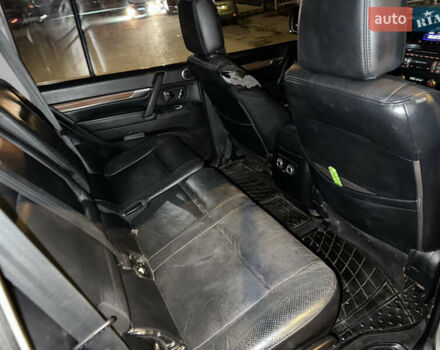 Бежевый Мицубиси Паджеро Вагон, объемом двигателя 2.97 л и пробегом 198 тыс. км за 7950 $, фото 4 на Automoto.ua