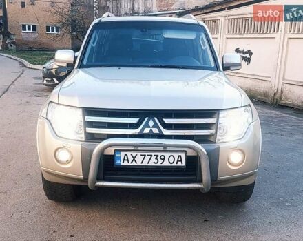 Бежевый Мицубиси Паджеро Вагон, объемом двигателя 3.2 л и пробегом 210 тыс. км за 12800 $, фото 5 на Automoto.ua