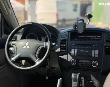 Бежевий Міцубісі Паджеро Вагон, об'ємом двигуна 3 л та пробігом 252 тис. км за 13390 $, фото 37 на Automoto.ua