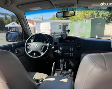 Бежевий Міцубісі Паджеро Вагон, об'ємом двигуна 3 л та пробігом 252 тис. км за 13390 $, фото 36 на Automoto.ua