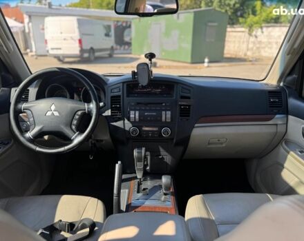 Бежевий Міцубісі Паджеро Вагон, об'ємом двигуна 3 л та пробігом 252 тис. км за 13390 $, фото 35 на Automoto.ua