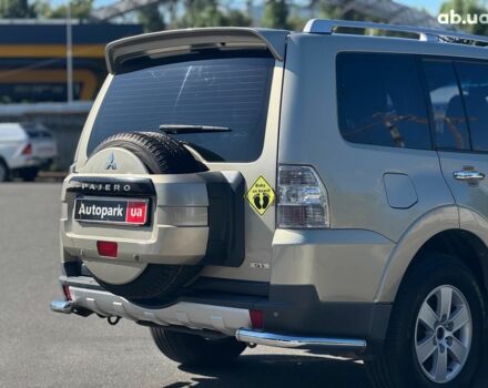 Бежевий Міцубісі Паджеро Вагон, об'ємом двигуна 3 л та пробігом 252 тис. км за 13390 $, фото 10 на Automoto.ua
