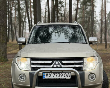 Бежевий Міцубісі Паджеро Вагон, об'ємом двигуна 3.2 л та пробігом 211 тис. км за 12800 $, фото 36 на Automoto.ua