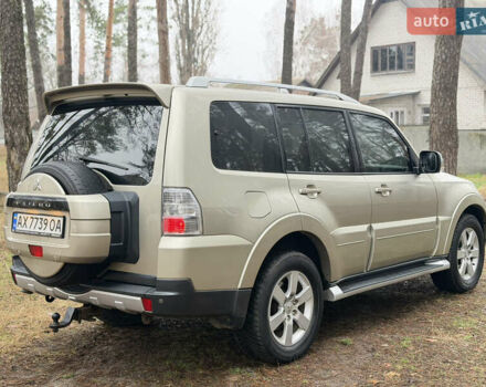 Бежевий Міцубісі Паджеро Вагон, об'ємом двигуна 3.2 л та пробігом 211 тис. км за 12800 $, фото 32 на Automoto.ua