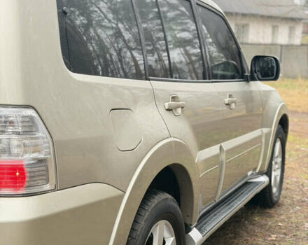 Бежевий Міцубісі Паджеро Вагон, об'ємом двигуна 3.2 л та пробігом 211 тис. км за 12800 $, фото 34 на Automoto.ua