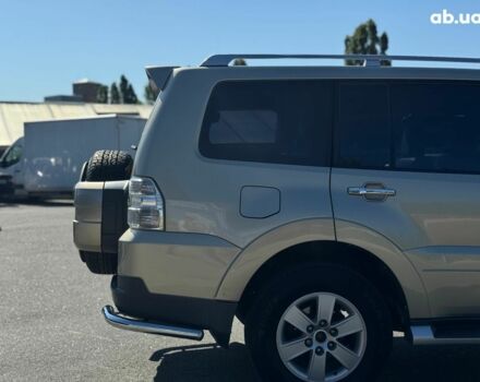 Бежевий Міцубісі Паджеро Вагон, об'ємом двигуна 3 л та пробігом 252 тис. км за 13390 $, фото 11 на Automoto.ua