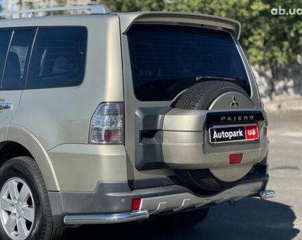 Бежевий Міцубісі Паджеро Вагон, об'ємом двигуна 3 л та пробігом 252 тис. км за 13390 $, фото 7 на Automoto.ua
